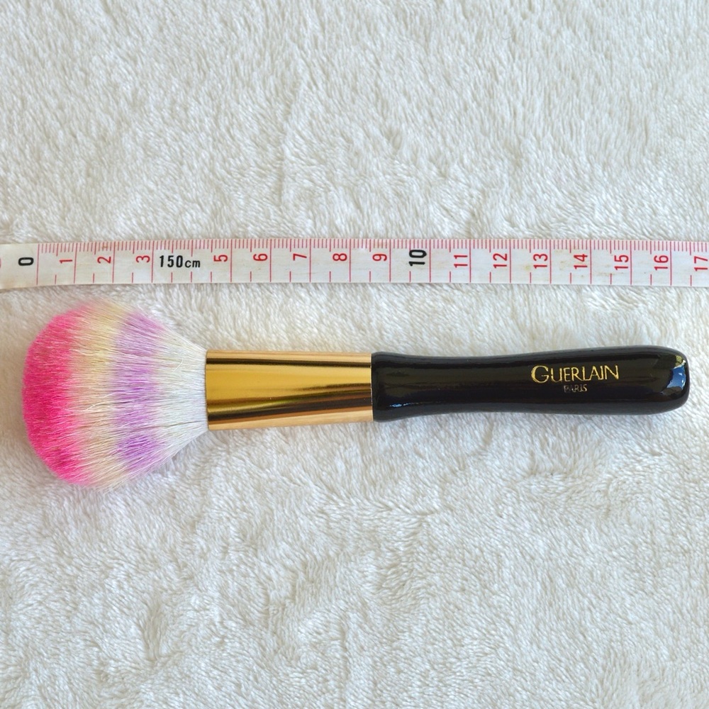 Guerlain Paris Météorites Rainbow Powder Brush – Made in France Goat Hair - Picture 3 of 7